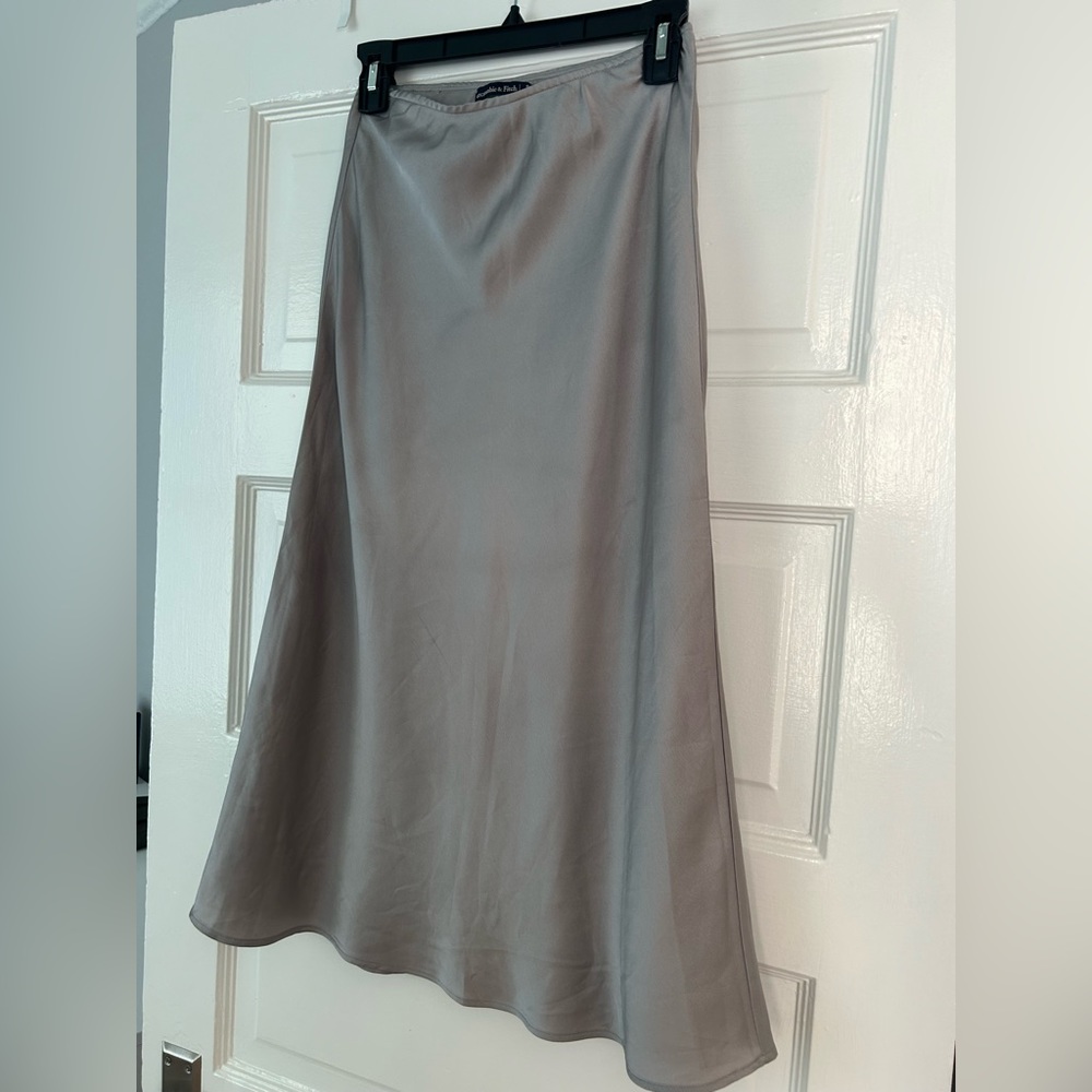 Abercrombie & Fitch midi silver satin skirt